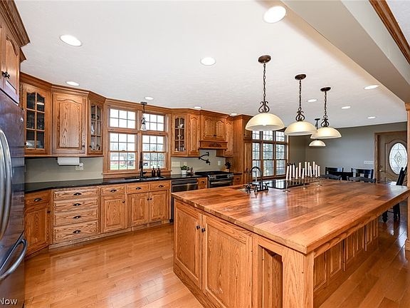 4th image of 9535 Daniels Rd