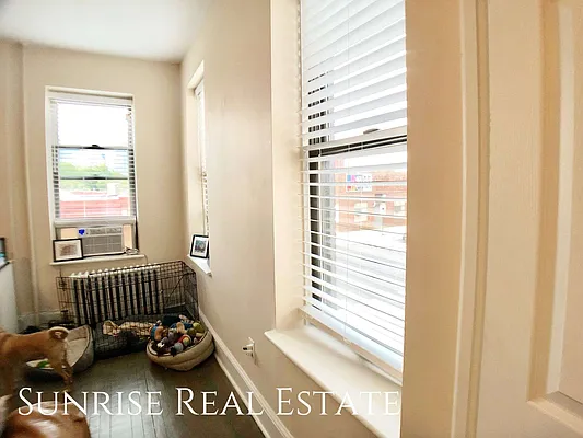 Rented by Sunrise Real Estate | media 18