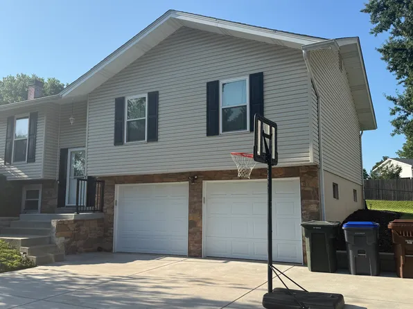 48 Crescent Hills Dr, Saint Peters, MO 63376