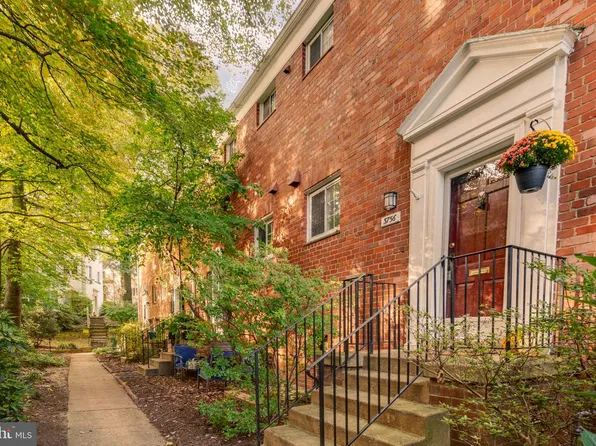 3756 Gunston Rd, Alexandria, VA 22302