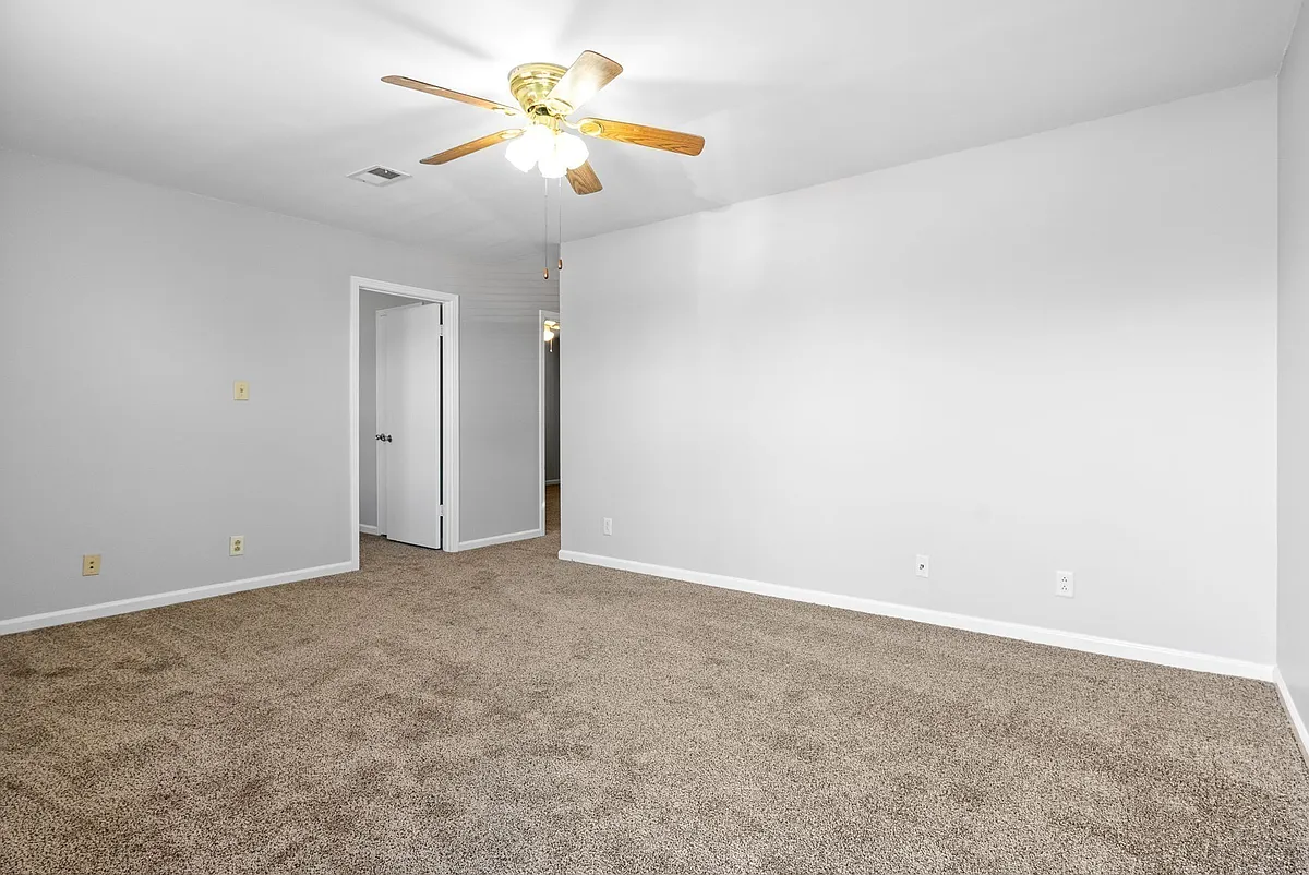 Building Photo - 758 Bancroft Cir #C