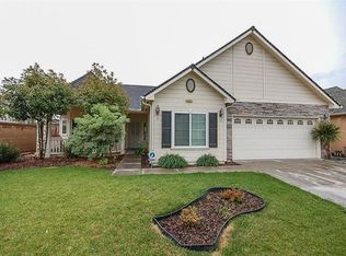 437 E Stanley Ave, Reedley, CA 93654