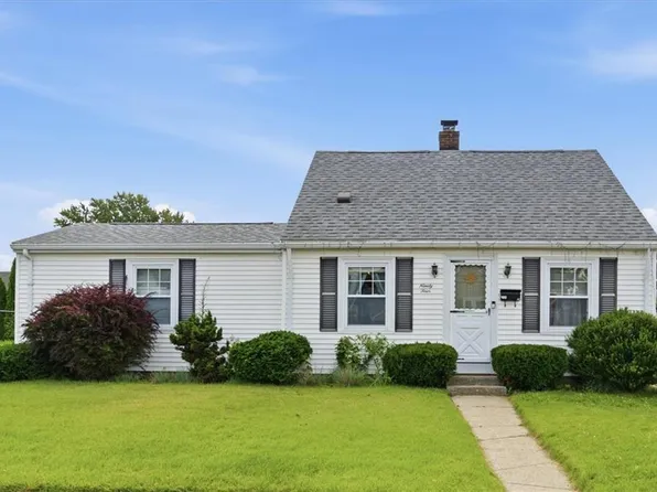94 Westcott Ave, Cranston, RI 02910