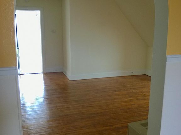 3rd image of 734 Ashland Ave #3