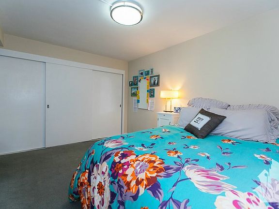 3rd image of 3950 N Lake Shore Dr #878401