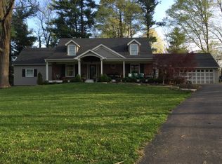 12007 Locust Ln, Anchorage, KY 40223