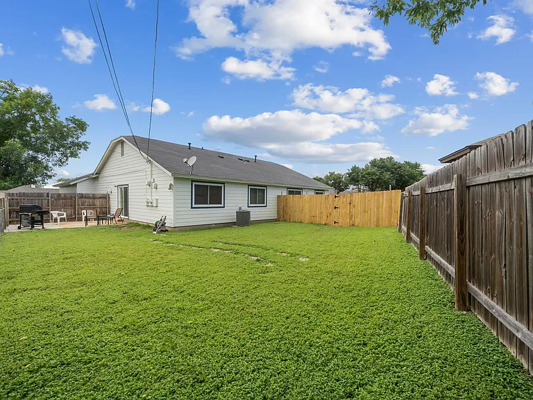 513 Texas Ave — Photo 30