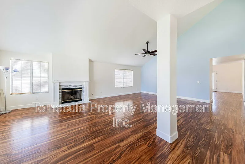 3 bed, 2.0 bath, 1775 sqft, $3,100 — Photo 2