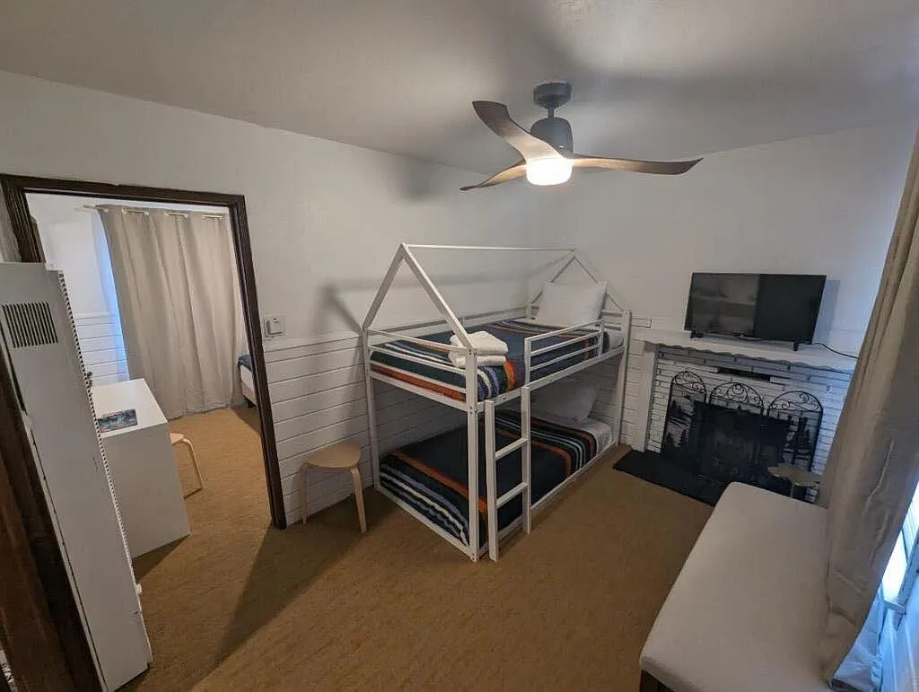 2 bed, $1,300 — Photo 2