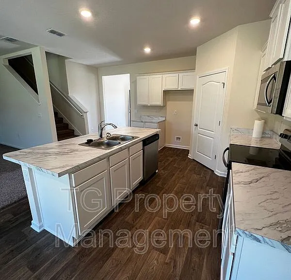 611 Morgans Treasure Rd — Photo 3