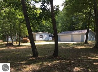 16638 Oak Ridge Dr, Leroy, MI 49655