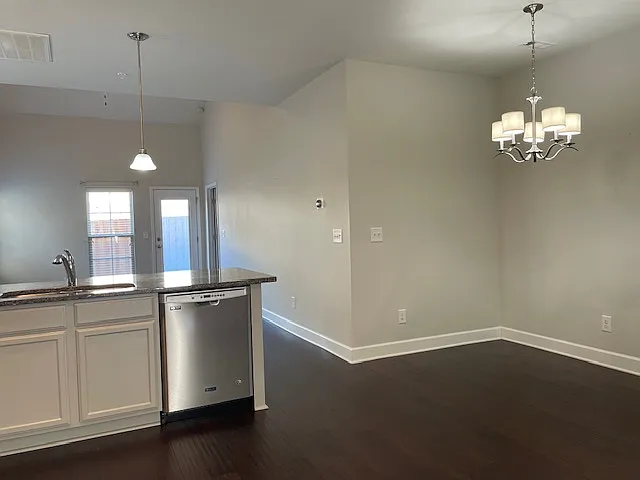 2022 Abbingdon Way — Photo 6