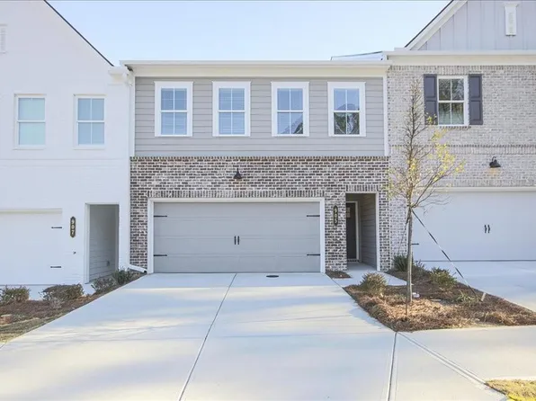 905 Agate Ln, Lawrenceville, GA 30043