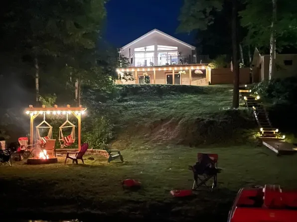 1150 N Shore Rd, Gwinn, MI 49841