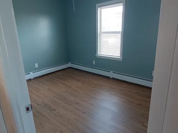 3 Abbott St #2, New Bedford, MA 02744