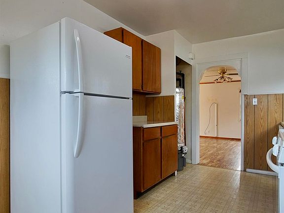 5th image of 813 N McKinley St