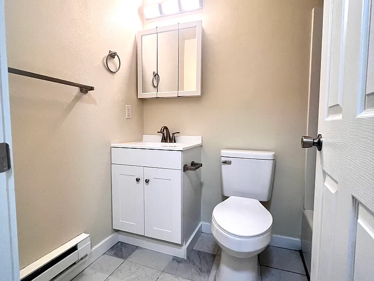 Main bath in hall