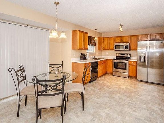 5th image of 604 Robcurn Dr