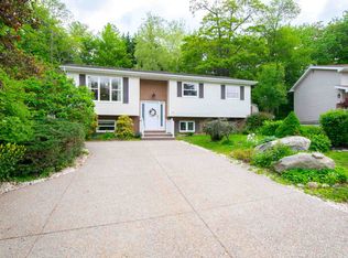 25 Barry Allen Dr, Dartmouth, NS B2W5Z9