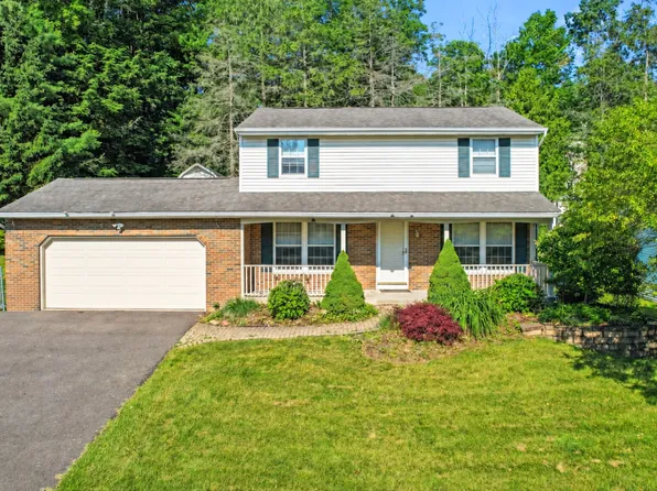 1105 Elton Dr, Endicott, NY 13760
