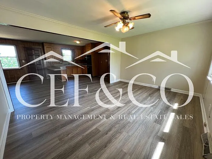 3 bed, 2.0 bath, 1455 sqft, $1,295 — Photo 2