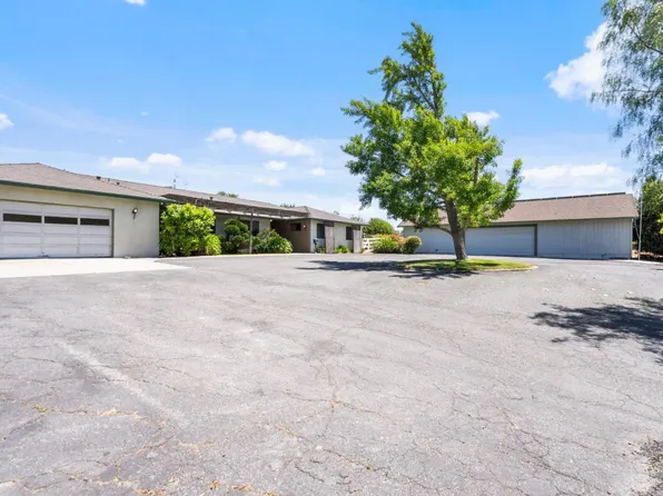 307 Mansfield Rd, Hollister, CA 95023