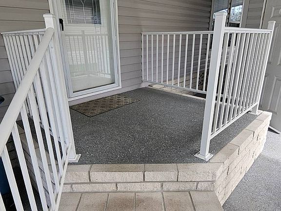 2nd image of 5359 Laurel Oak Dr