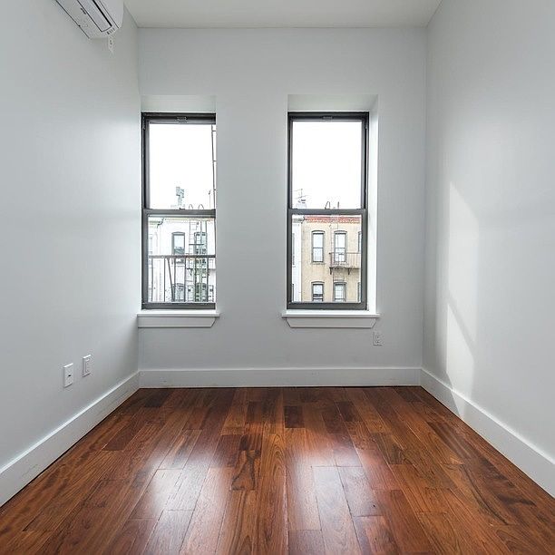 2nd image of 1867 Putnam Ave APT 2R