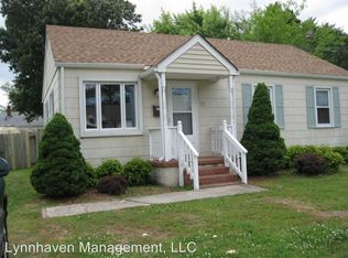 21 Cherry Acres Dr, Hampton, VA 23669