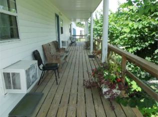18 Langford Ln, Celina, TN 38551
