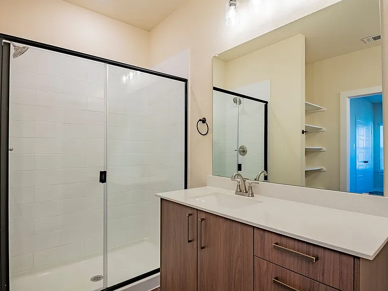 720 Blackland Dr — Photo 13
