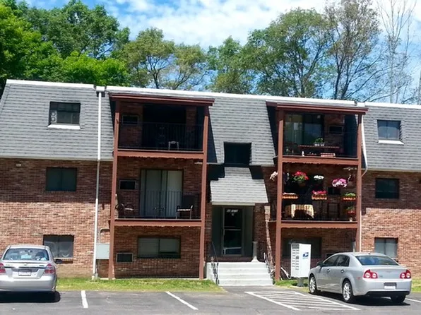 2 Cassidy Ln APT 3, Medway, MA 02053