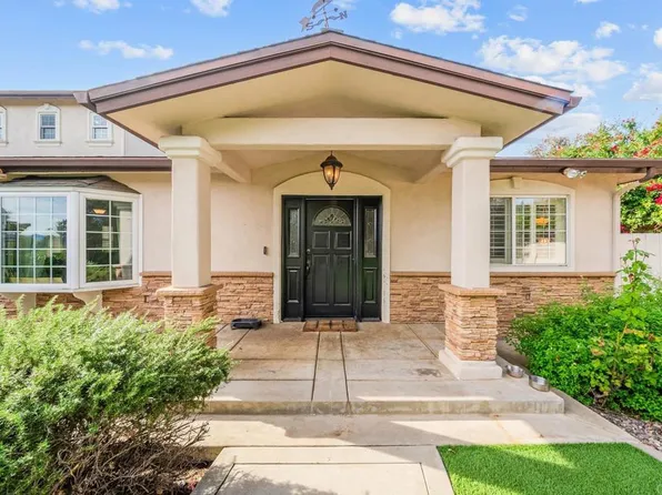 10820 Dutton Dr, La Mesa, CA 91941