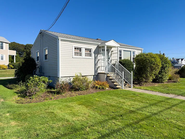 53 Foss Cir — Photo 7