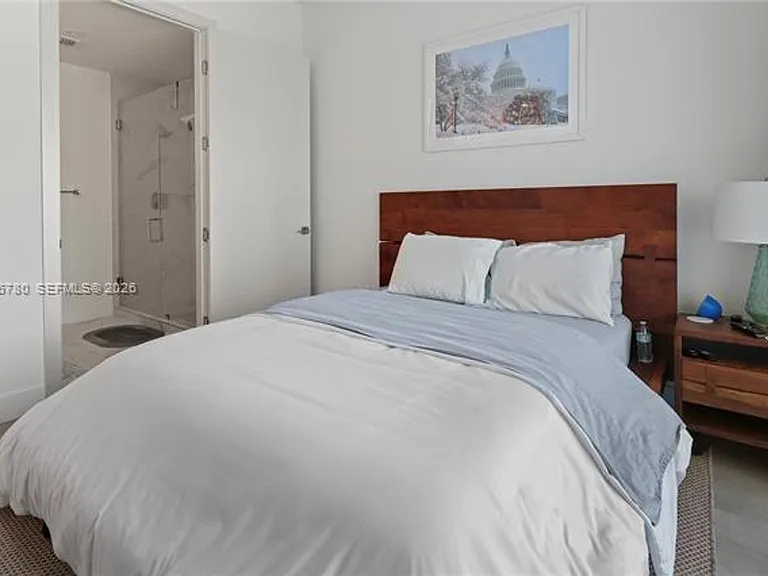 17550 Collins Ave #CU-1205 — Photo 34