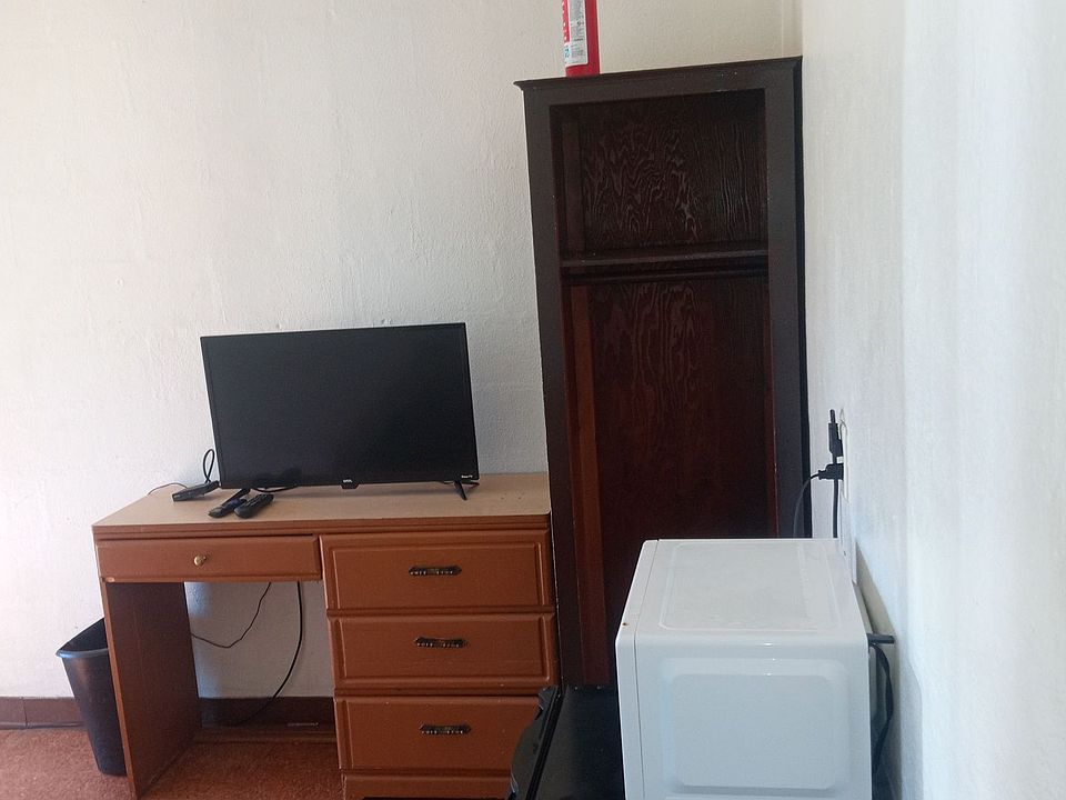 2nd image of 2538 S Business Highway 31 #1