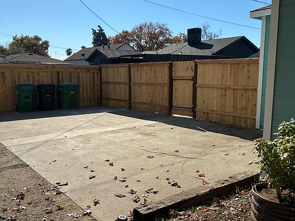 5th image of 1659 Hazel St