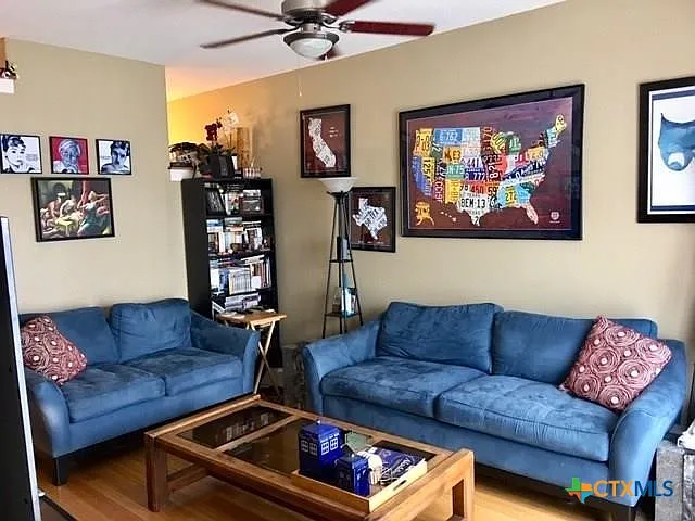 3 bed, 4.0 bath, 1376 sqft, $1,800 — Photo 4