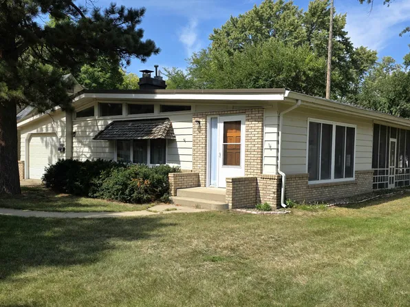 620 Mitchell Blvd, Mitchell, SD 57301