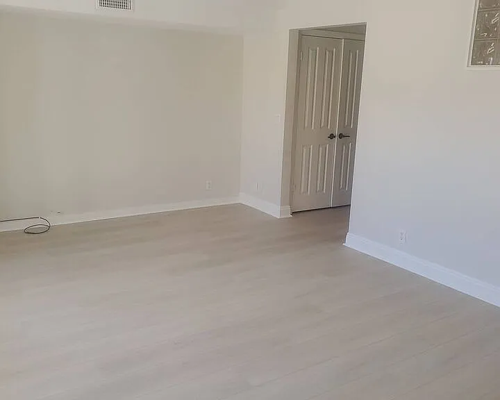 Parado Del Sol Dr — Photo 17