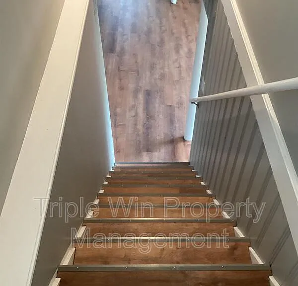563 Apex Dr — Photo 26