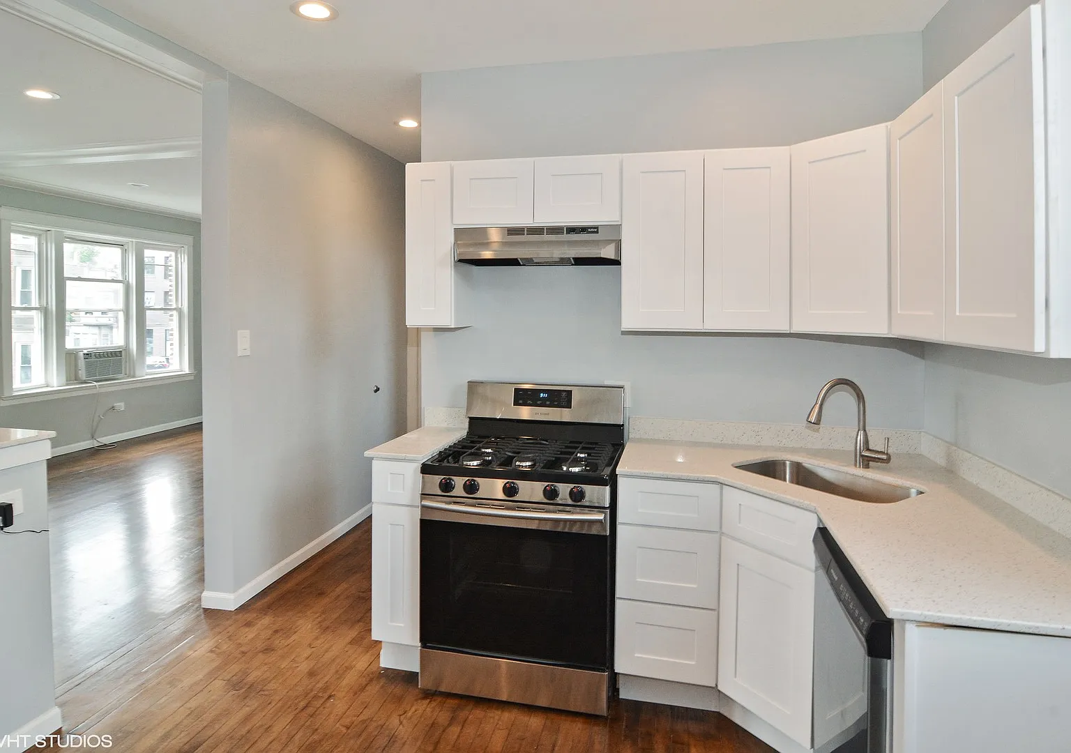 1 bed, 850 sqft, $1,935 — Photo 4
