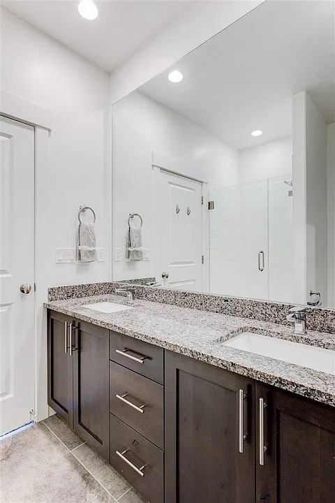 2 bed, 2.5 bath, 1700 sqft, $2,400 — Photo 3