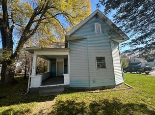 19 Elizabeth St, Danville, IL 61832