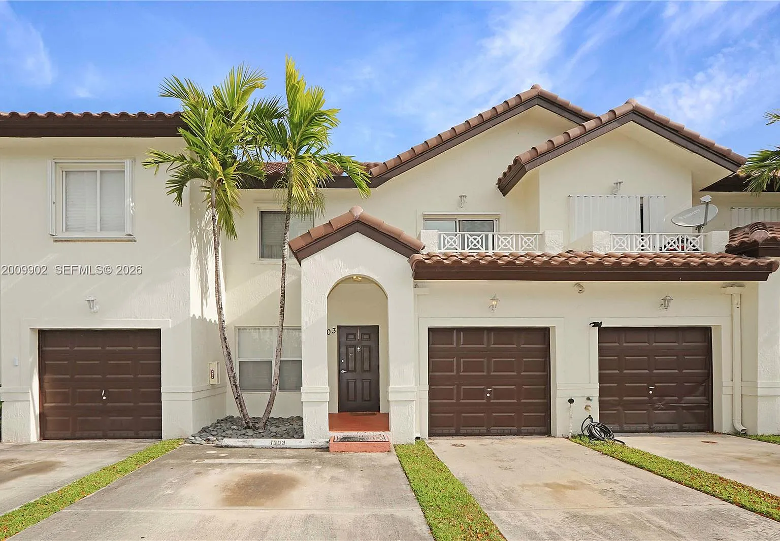 3 bed, 3.0 bath, 2206 sqft, $3,600 — Photo 1