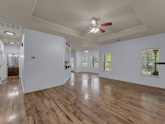 5th image of 145 Chaumont St