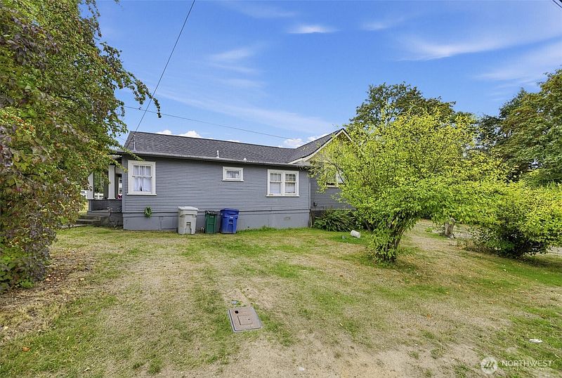 4th image of 1503 Davis Avenue S