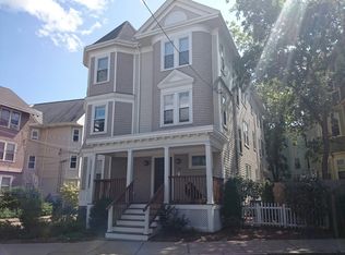 134 Davis Ave #1, Brookline, MA 02445