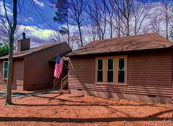 3rd image of 1506 Stone River Rd