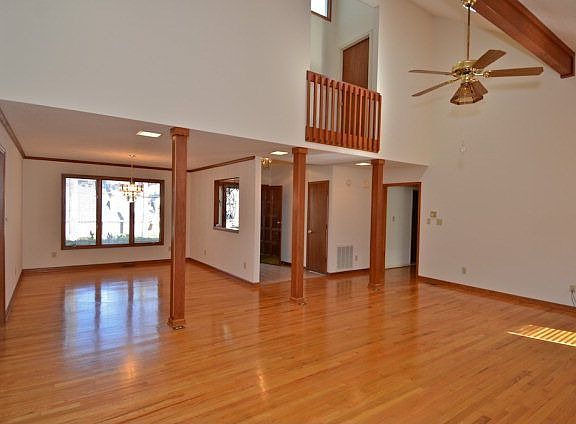 4th image of 3740 Wexford Dr